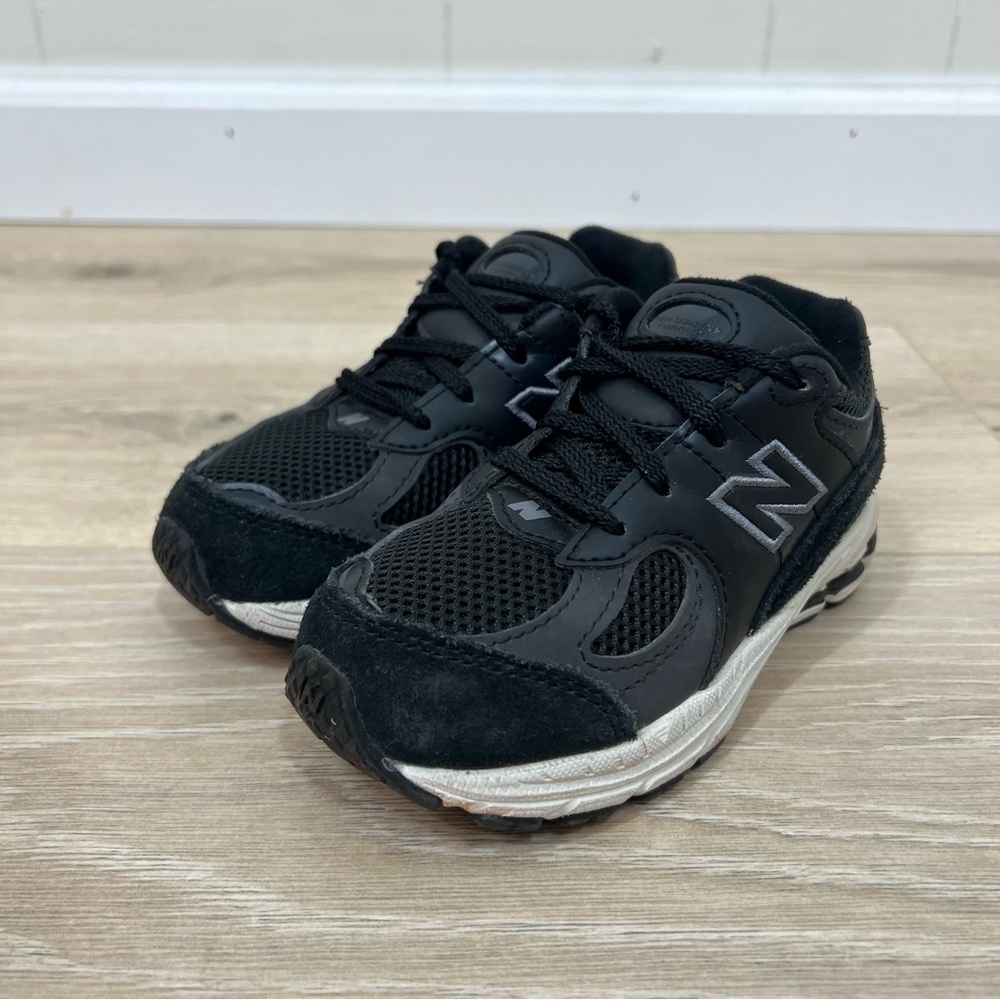 New Balance Black 2002R Shoes